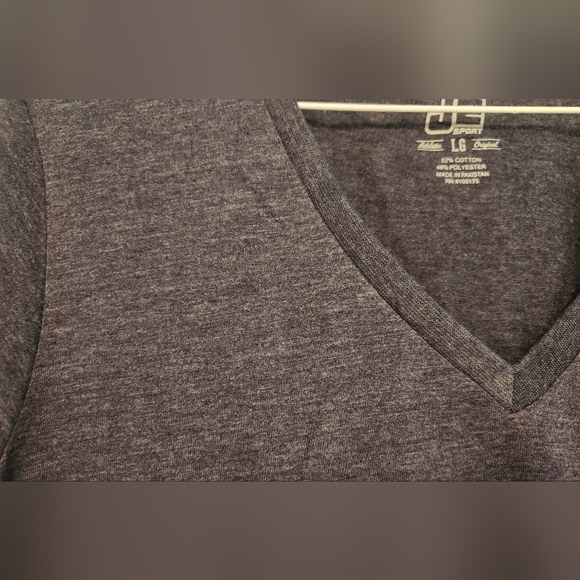 J SPORT, 2-V NECK, ATHLETIC ORIGINAL, 1 RED, 1 GRAY-LARGE ON BOTH,(SET OF 2)-NEW - Picture 10 of 13